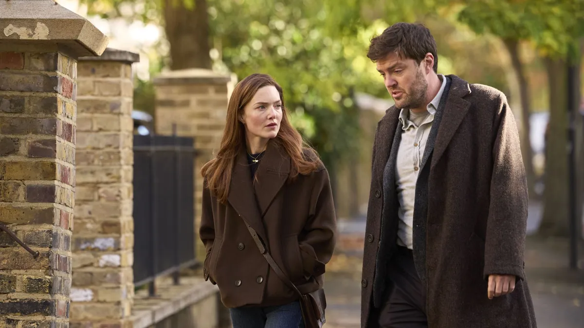 Robin Ellacott (HOLLIDAY GRAINGER);Cormoran Strike (TOM BURKE)