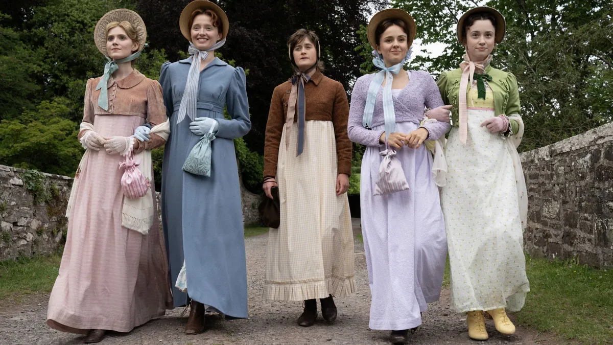 Jane Bennet (MADDIE CLOSE), Lizzie Bennet (POPPY GILBERT), Mary Bennet (ELLA BRUCCOLERI), Kitty Bennet (MOLLY WRIGHT) and Lydia Bennet (GRACE HOGG-ROBINSON)