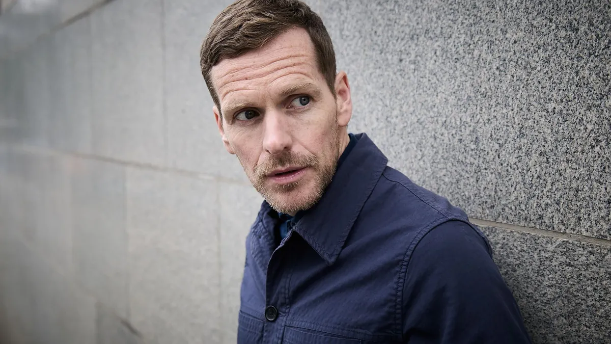 Shaun Evans in Betrayal