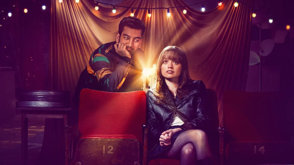 Noa (Nabhaan Rizwan) and Evie (Aimee Lou Wood)