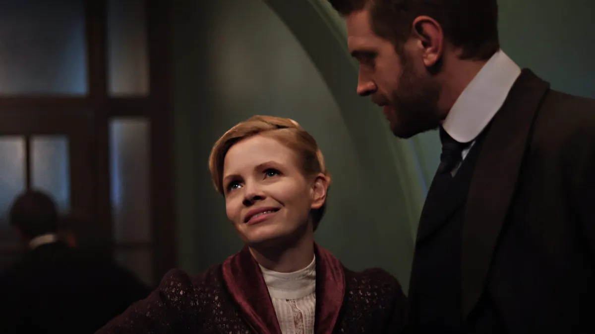 Shown L-R: Eliza Scarlet (Kate Phillips), Alexander Blake (Tom Durant Pritchard)