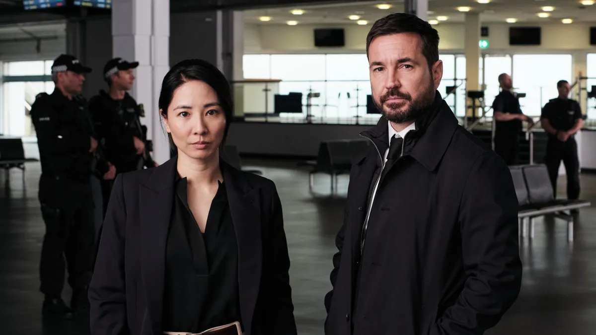 Jing Lusi and Martin Compston in Red Eye Season 2.